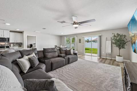 2366 Evening Oaks Lane, Green Cove Springs FL - photo 10 of 36