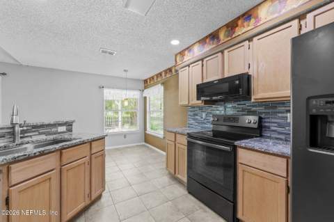 9055 BRIDGECREEK Drive, Jacksonville FL - photo 14 of 39