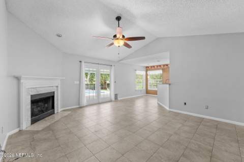 9055 BRIDGECREEK Drive, Jacksonville FL - photo 18 of 39