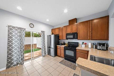 6152 High Tide Boulevard, Jacksonville FL - photo 14 of 35