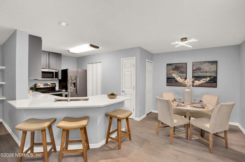 2 bedroom Condominium at 13715 RICHMOND PARK Drive #702, Windsor Pointe, Jacksonville — photo 3