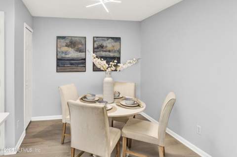 13715 Richmond Park Drive #702, Jacksonville FL - photo 11 of 30