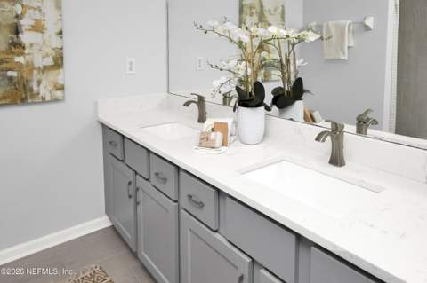 13715 Richmond Park Drive #702, Jacksonville FL - photo 17 of 30