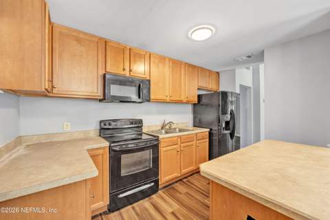 8916 Yeoman Drive, Jacksonville FL - photo 6 of 26
