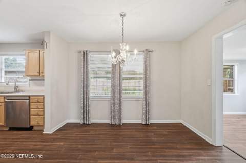 2352 WOODRIDGE Road, Jacksonville FL - photo 13 of 42