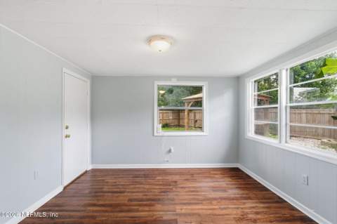 2352 WOODRIDGE Road, Jacksonville FL - photo 17 of 42