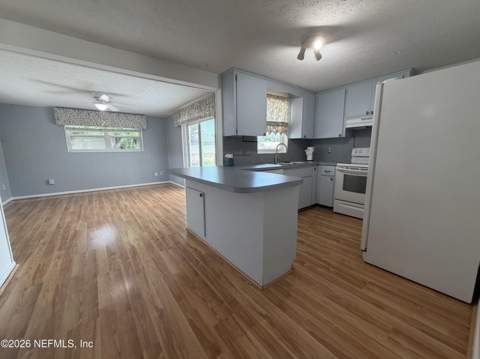 4019 Huntington Forest Boulevard, Jacksonville FL - photo 12 of 32