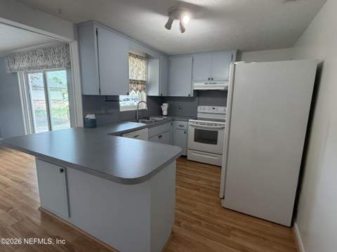 4019 Huntington Forest Boulevard, Jacksonville FL - photo 6 of 32