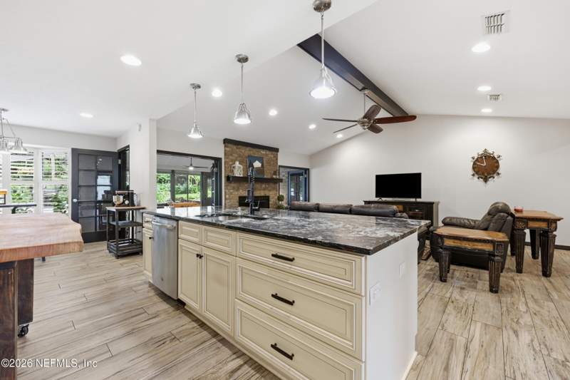 4 bedroom Single Family Residence at 905 Middleridge Court, Foxridge, Orange Park — photo 4