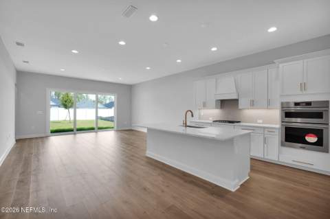 13053 Whispering Winds Drive, Jacksonville FL - photo 9 of 32