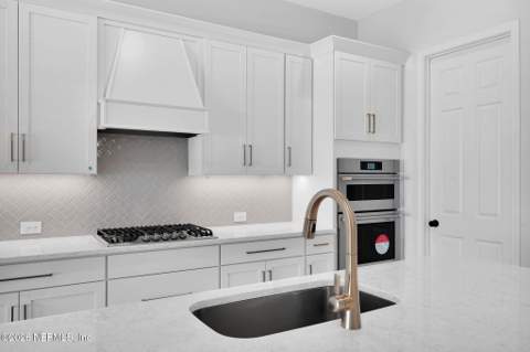 13053 Whispering Winds Drive, Jacksonville FL - photo 12 of 32