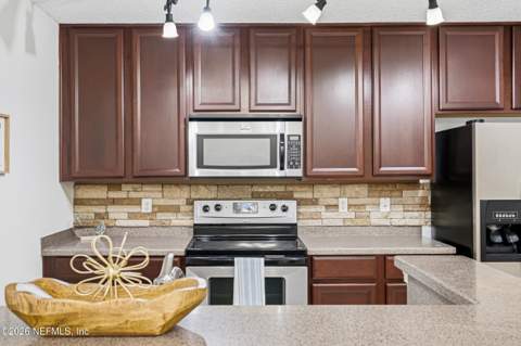 13843 Herons Landing Way #9, Jacksonville FL - photo 7 of 40