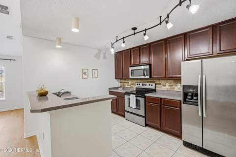 13843 Herons Landing Way #9, Jacksonville FL - photo 8 of 40