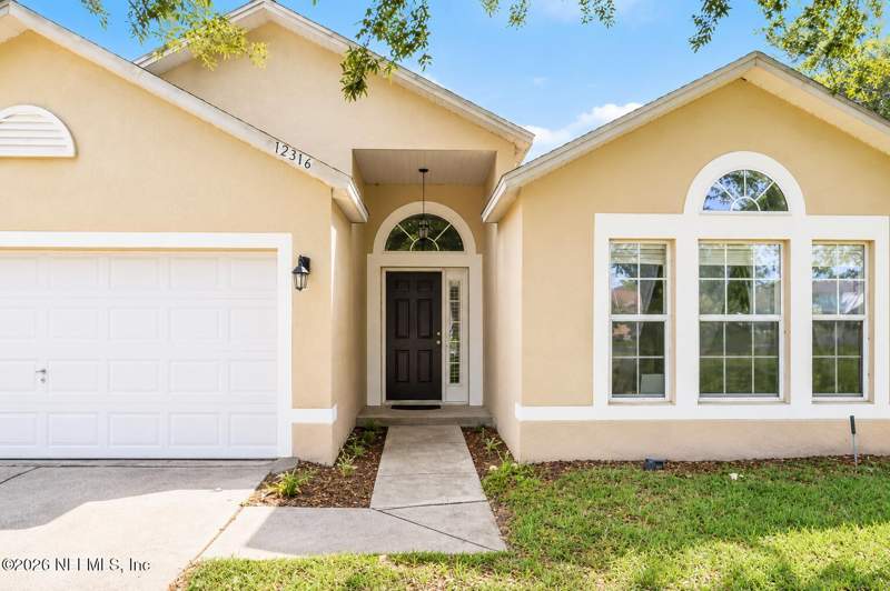 3 bedroom Single Family Residence at 12316 Hickory Forest Road, Hickory Hills, Jacksonville — photo 2