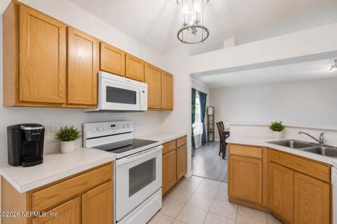 12316 Hickory Forest Road, Jacksonville FL - photo 6 of 19