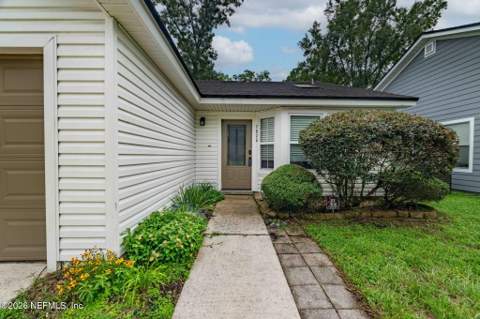 7826 Aquarius Circle, Jacksonville FL - photo 7 of 39
