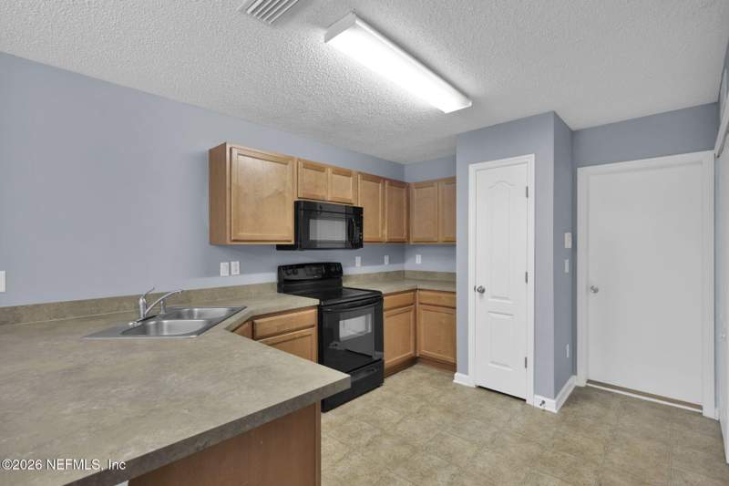 2 bedroom Townhouse at 7764 PLAYSCHOOL Lane, Timothys Landing, Jacksonville — photo 3