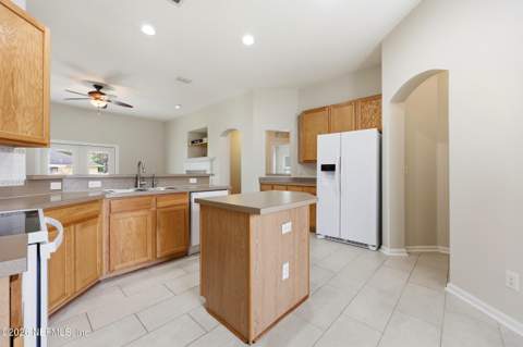 2631 Bentshire Drive, Jacksonville FL - photo 6 of 53