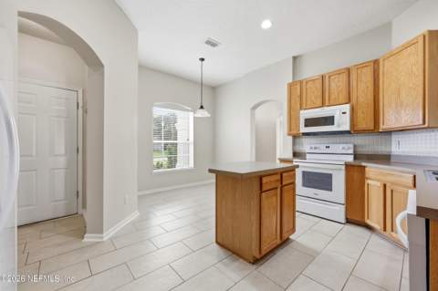 2631 Bentshire Drive, Jacksonville FL - photo 8 of 53