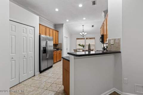7883 Chase Meadows Drive, Jacksonville FL - photo 19 of 58