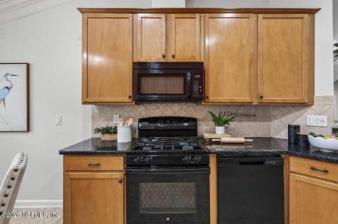 7883 Chase Meadows Drive, Jacksonville FL - photo 22 of 58