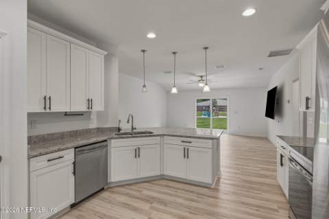 5015 HERTON Drive, Jacksonville FL - photo 13 of 56