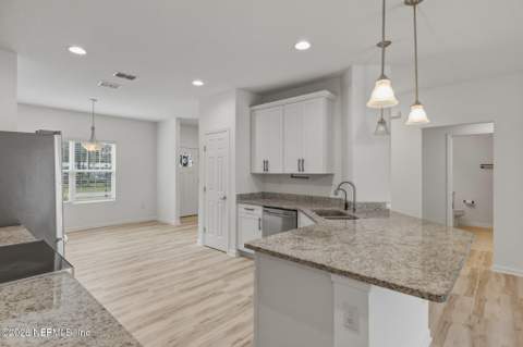 5015 HERTON Drive, Jacksonville FL - photo 14 of 56