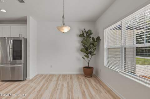 5015 HERTON Drive, Jacksonville FL - photo 16 of 56
