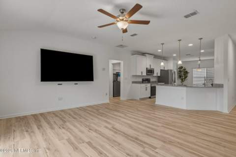 5015 HERTON Drive, Jacksonville FL - photo 17 of 56