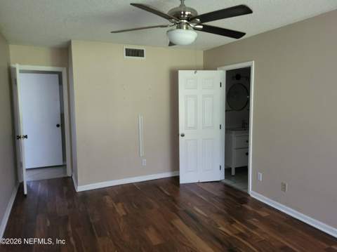7647 Las Palmas Way #224, Jacksonville FL - photo 9 of 14
