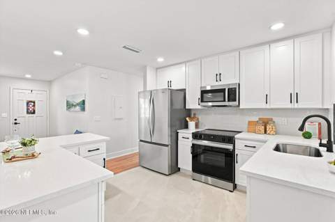 946 JORICK Court, Jacksonville FL - photo 19 of 44