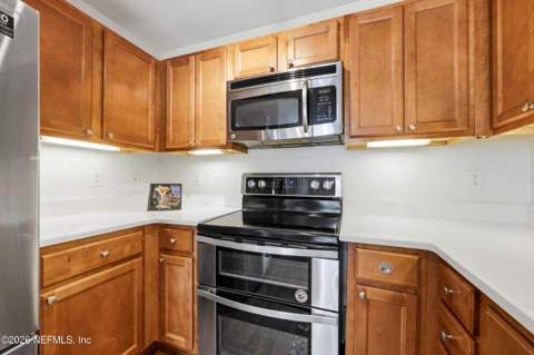 10150 Belle Rive Boulevard #802, Jacksonville FL - photo 13 of 37