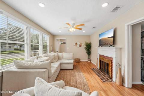 1632 Charon Road, Jacksonville FL - photo 9 of 33