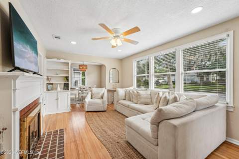 1632 Charon Road, Jacksonville FL - photo 11 of 33