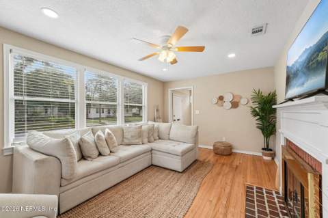 1632 Charon Road, Jacksonville FL - photo 12 of 33