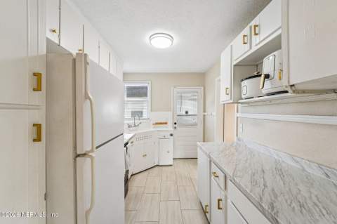 1632 Charon Road, Jacksonville FL - photo 16 of 33