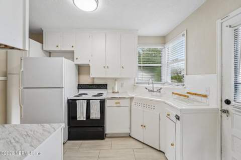 1632 Charon Road, Jacksonville FL - photo 17 of 33