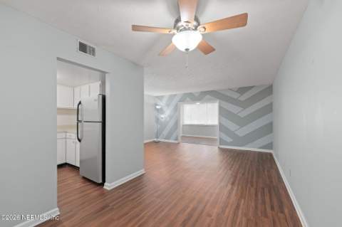 4306 Plaza Gate Lane #201, Jacksonville FL - photo 17 of 28