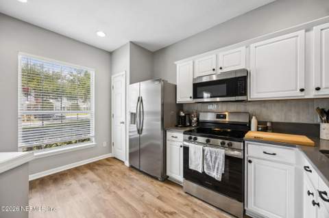 3518 Nightscape Circle, Jacksonville FL - photo 9 of 39