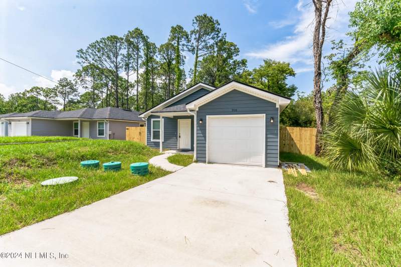 3 bedroom Single Family Residence at 908 W 9th Street, Clark Addition, St. Augustine — photo 2