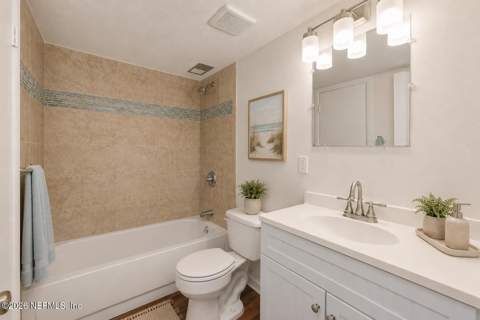 4306 Plaza Gate Lane #201, Jacksonville FL - photo 7 of 28