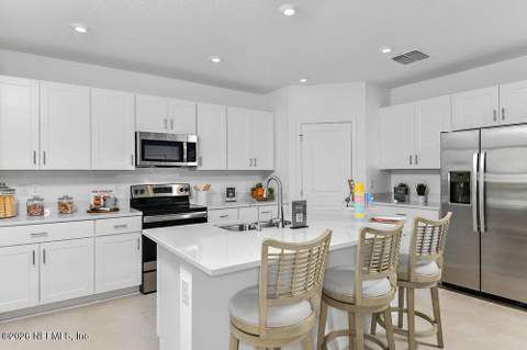 8154 Archibald Terrace, Jacksonville FL - photo 9 of 29