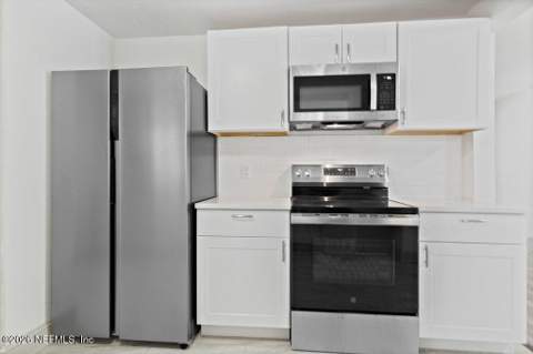 3058 Rosselle Street, Jacksonville FL - photo 10 of 38
