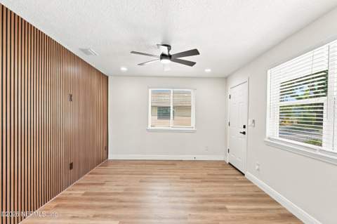 2033 W 13th Street, Jacksonville FL - photo 8 of 25