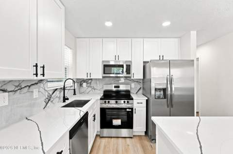 2033 W 13th Street, Jacksonville FL - photo 12 of 25
