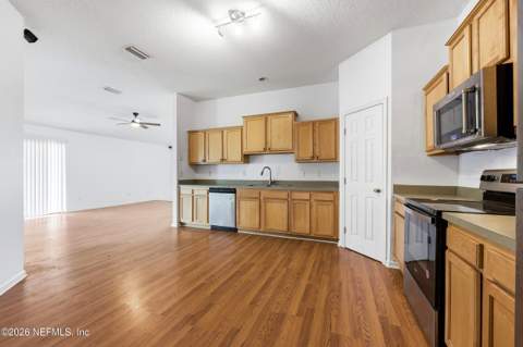 8601 Julia Marie Circle, Jacksonville FL - photo 7 of 12