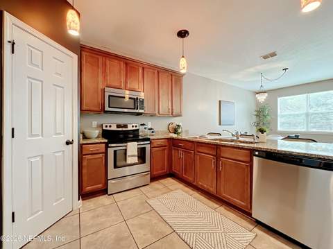 11462 Carson Lake Drive, Jacksonville FL - photo 14 of 47