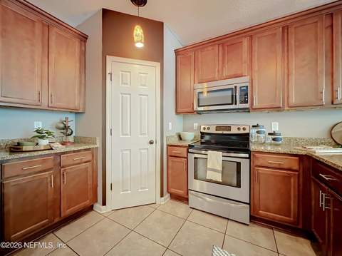 11462 Carson Lake Drive, Jacksonville FL - photo 15 of 47