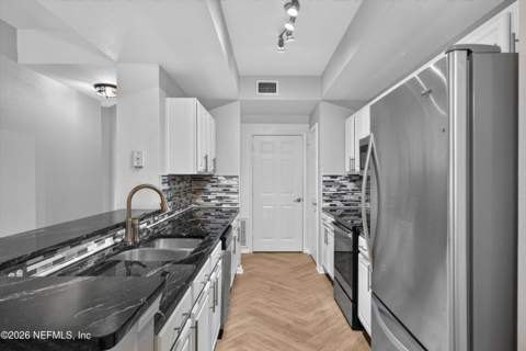 10075 Gate Parkway #1905, Jacksonville FL - photo 10 of 36