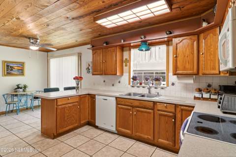 1927 Monteau Drive, Jacksonville FL - photo 10 of 37